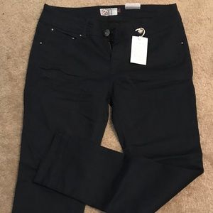2pairs Kohls SO skinny pants